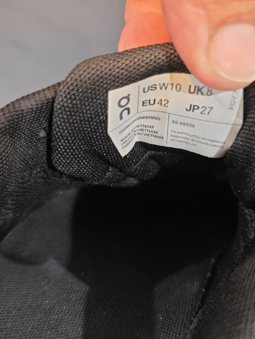 On Running Cloud 6 Women’s Running Shoes - Black Size 10 - Picture 9 of 10